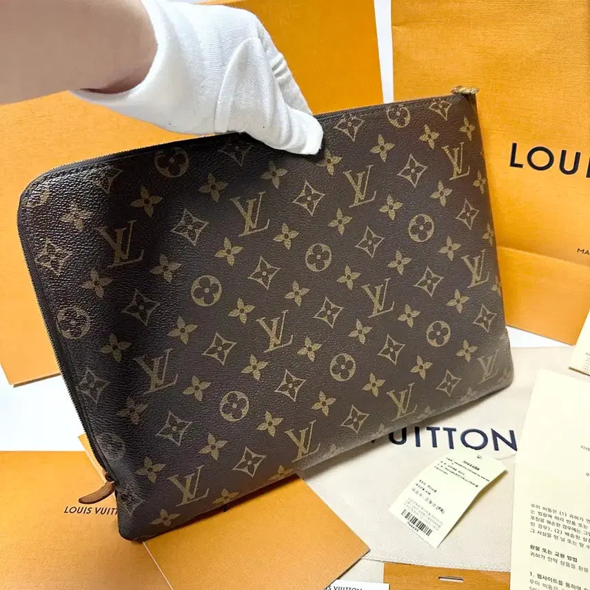 [BUNJANG] Louis Vuitton Monogram Etui Voyage MM Clutch / (정품)(새상품급,풀구성)루이비통 모노그램 에튀 보야주mm 클러치