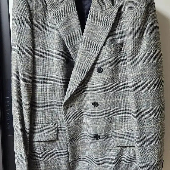 [BUNJANG] liberclassy Check Double Breasted Jacket / liberclassy 체크 더블 브레스트 자켓