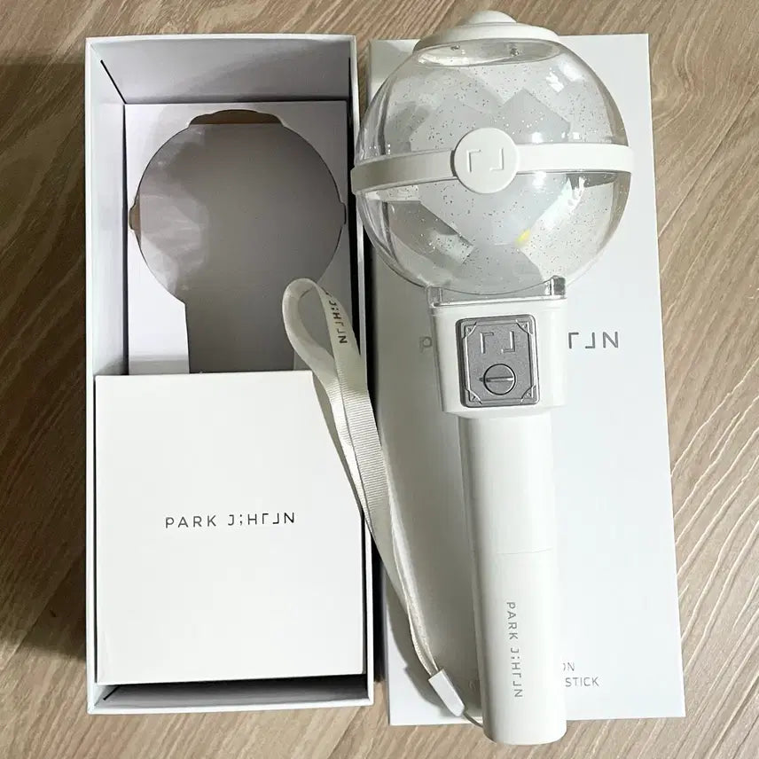 [BUNJANG] Park Jihoon Official Lightstick / 박지훈 응원봉 뽑봉 양도