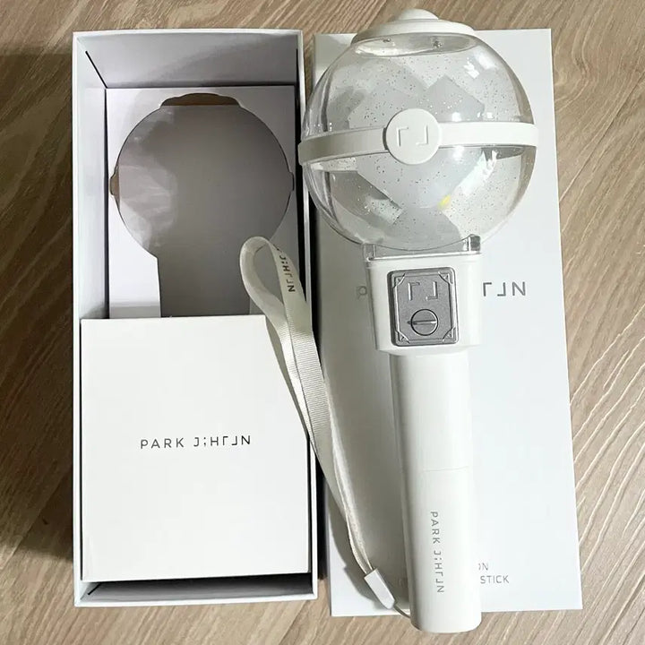 [BUNJANG] Park Jihoon Official Lightstick / 박지훈 응원봉 뽑봉 양도