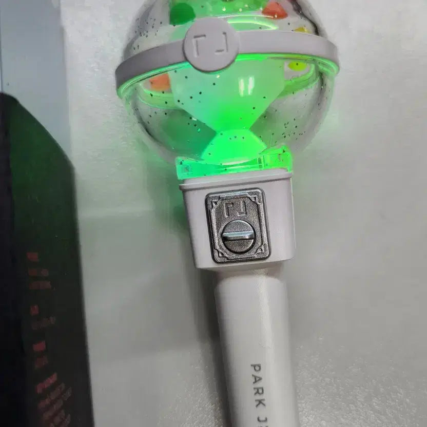 [BUNJANG] Park Jihoon Official Light Stick Keychain / 박지훈 미니 뽑봉 응원봉 키링