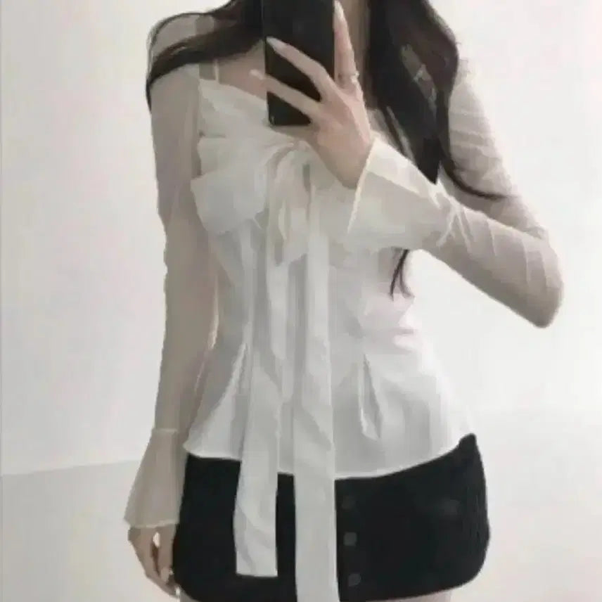 [BUNJANG] Hilda Gohee Silky Swan Blouse / 힐다 고희 실키 스완 블라우스 구해요!!