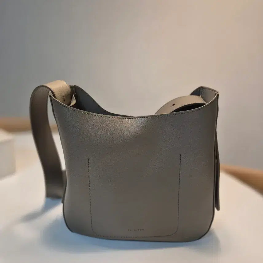 [BUNJANG] Leather Shoulder Bag / 가죽 숄더백 팔아요