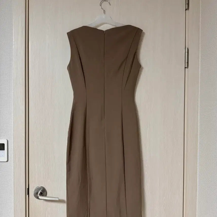 [BUNJANG] Reine Brown Drape Sleeveless Midi Dress (S) / 렌느 reine 브라운 드레이프 슬리브리스 미디 원피스 (S)
