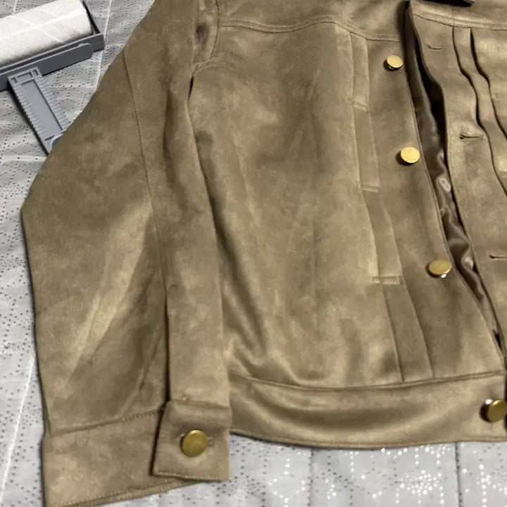 [SOLD OUT] (새상품)스웨이드 타입 자켓 카키 블랙