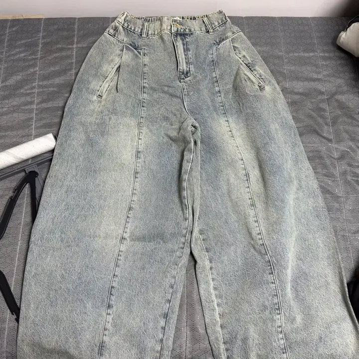 [BUNJANG] Balloon Fit Pleated Wide Leg Denim Pants / (새상품)벌룬핏 핀턱 절개 와이드 데님팬츠