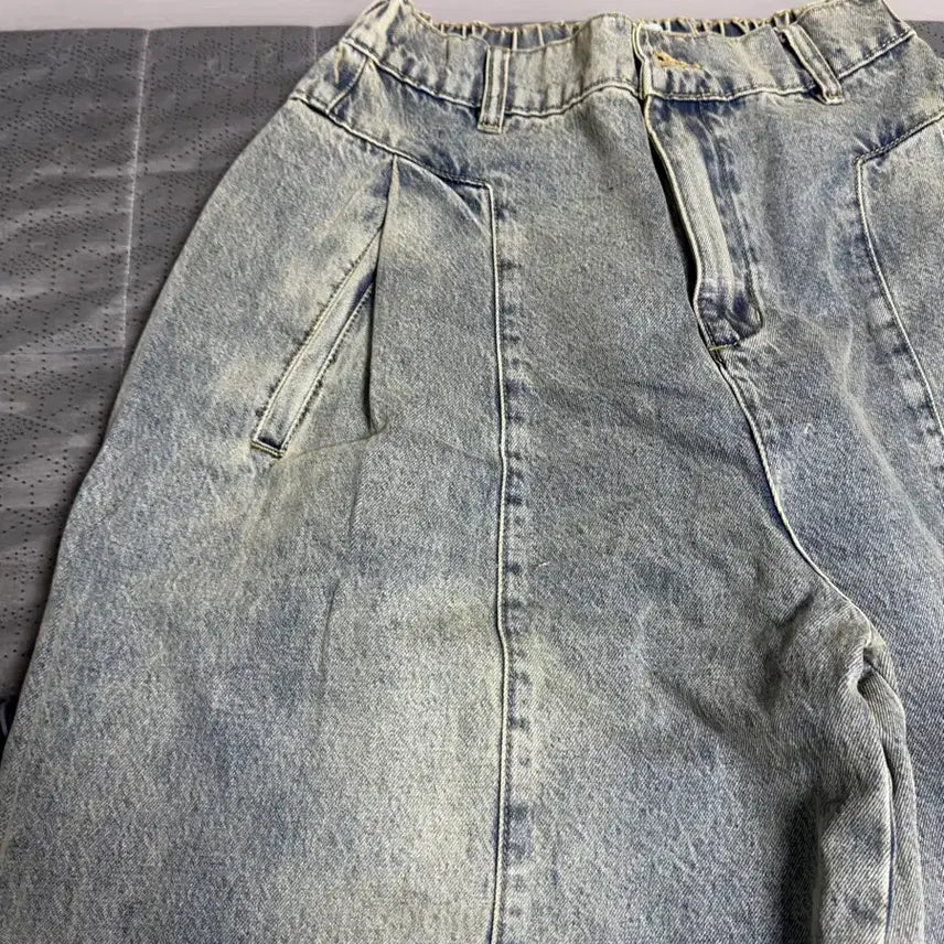 [BUNJANG] Balloon Fit Pleated Wide Leg Denim Pants / (새상품)벌룬핏 핀턱 절개 와이드 데님팬츠