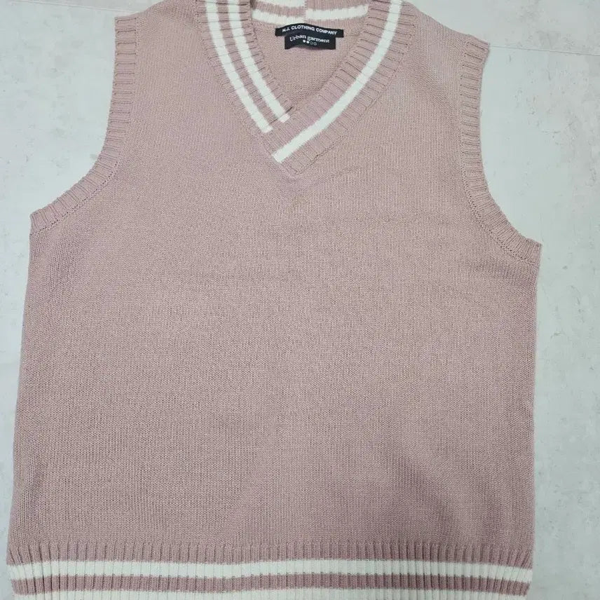 [BUNJANG] R.A Clothing Pink V-neck Knit Vest / R.A CLOTHING 핑크 브이넥 니트 조끼