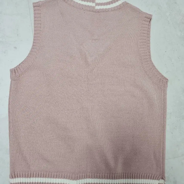 [BUNJANG] R.A Clothing Pink V-neck Knit Vest / R.A CLOTHING 핑크 브이넥 니트 조끼