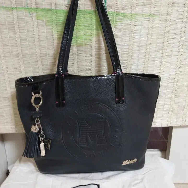 [BUNJANG] Metrocity Black Tote Bag / 정품)        39     메트로시티 블랙 토트백 + 가방 장식