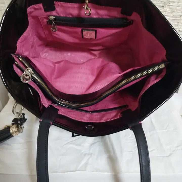 [BUNJANG] Metrocity Black Tote Bag / 정품)        39     메트로시티 블랙 토트백 + 가방 장식