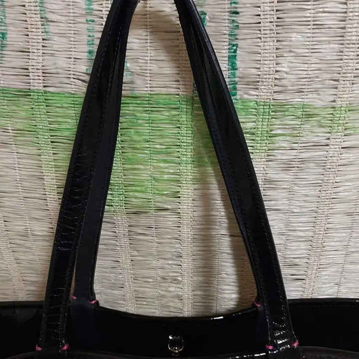 [BUNJANG] Metrocity Black Tote Bag / 정품)        39     메트로시티 블랙 토트백 + 가방 장식