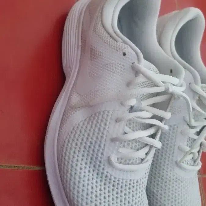 [BUNJANG] Nike Revolution Sneakers / 나이키.레볼루션