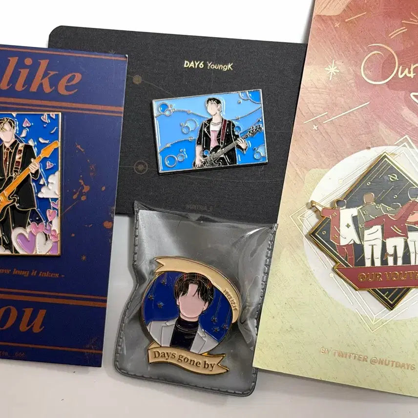 [BUNJANG] DAY6 Young K Group Badge Bundle Set / 데이식스 영케이 단체 뱃지 희귀 비공굿 일괄