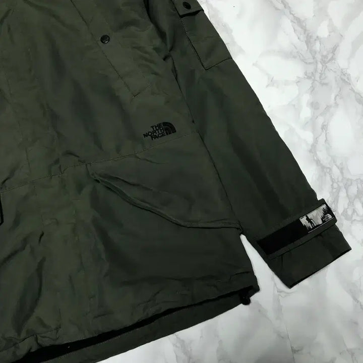 [BUNJANG] The North Face Deep Khaki Windbreaker Jacket - Men&