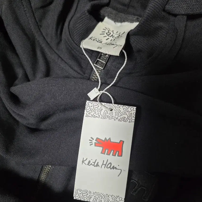 [SOLD OUT] 키스해링후드집업