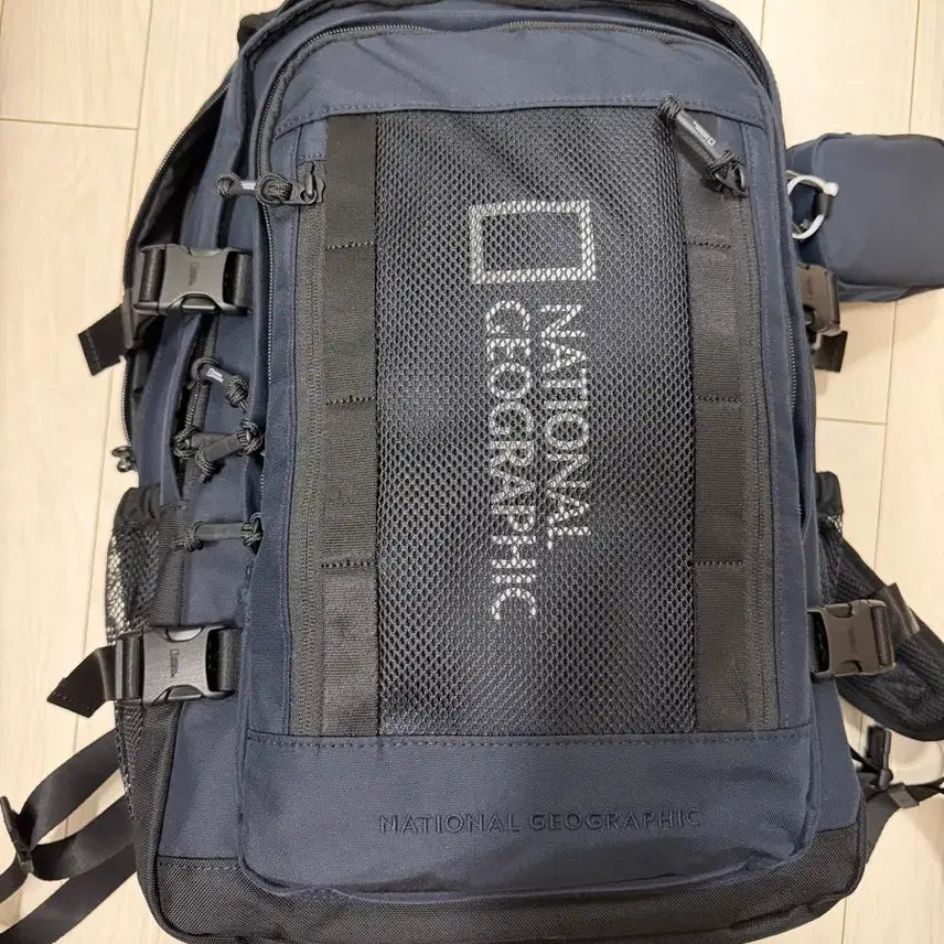 [BUNJANG] National Geographic Lee Seo Backpack / 아이브 이서가 착용한 네셔널지오그래픽 백팩