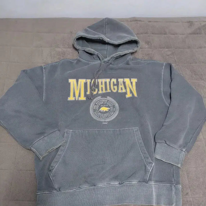 [BUNJANG] TRAVEL Michigan Wolverines Pigment Hooded Sweatshirt M / 트래블 미시간 울버린 후드티 M