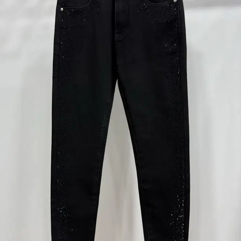 [BUNJANG] Black Stone Embellished Denim Pants / 블랙 스톤 장식 데님 팬츠 44~55