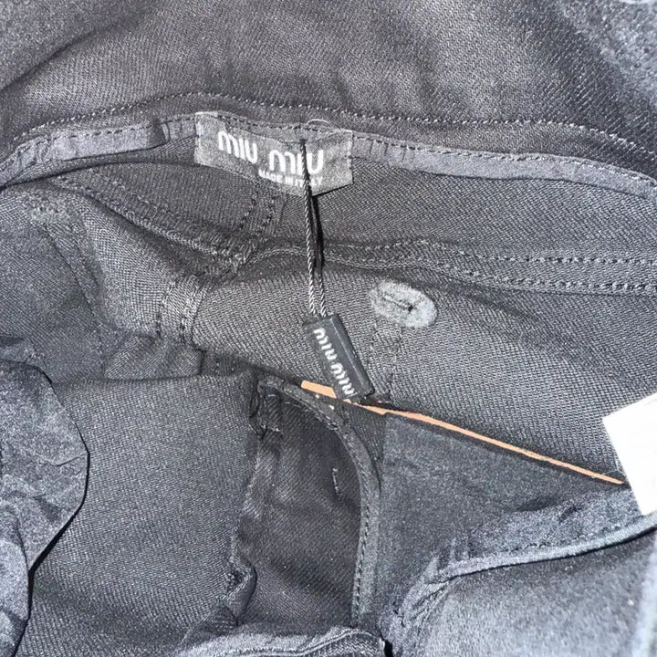 [BUNJANG] Black Stone Embellished Denim Pants / 블랙 스톤 장식 데님 팬츠 44~55