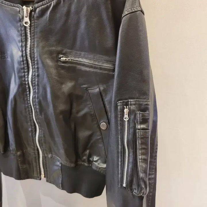 [BUNJANG] Freenda Black Leather Crop Bomber Jacket / 여성)블랙 레더 크롭 봄버 자켓(새상품 S)