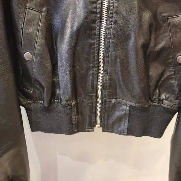 [BUNJANG] Freenda Black Leather Crop Bomber Jacket / 여성)블랙 레더 크롭 봄버 자켓(새상품 S)