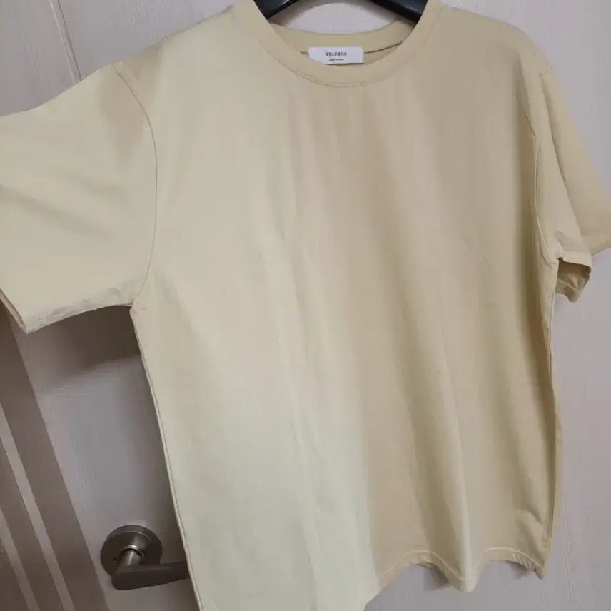 [BUNJANG] ABLE & CO Beige Short Sleeve T-shirt / 에이블앤코 반팔 티셔츠  베이지
