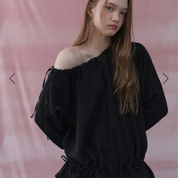 [BUNJANG] Lillycoats Dusty Off-shoulder Blouse / 릴리코츠 오프숄더 더스티 블라우스 새상품