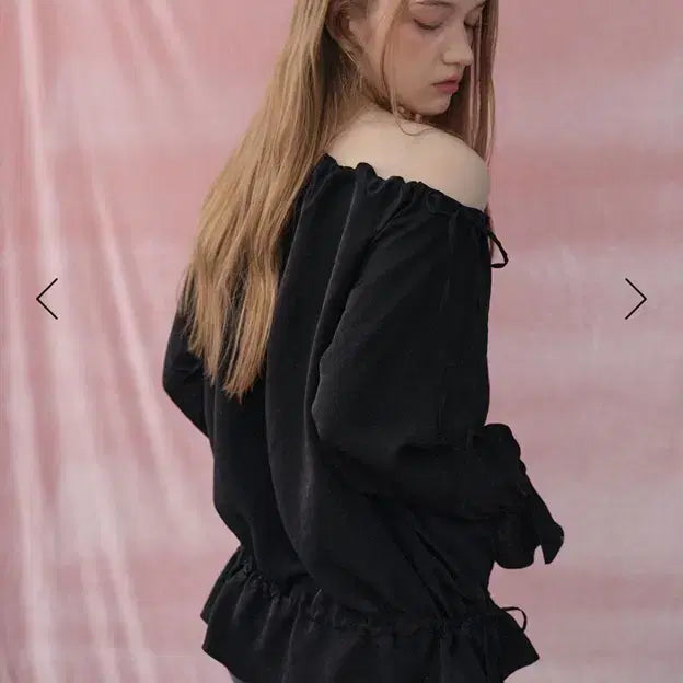 [BUNJANG] Lillycoats Dusty Off-shoulder Blouse / 릴리코츠 오프숄더 더스티 블라우스 새상품