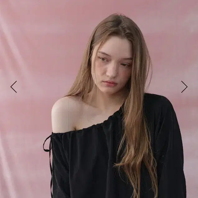 [BUNJANG] Lillycoats Dusty Off-shoulder Blouse / 릴리코츠 오프숄더 더스티 블라우스 새상품