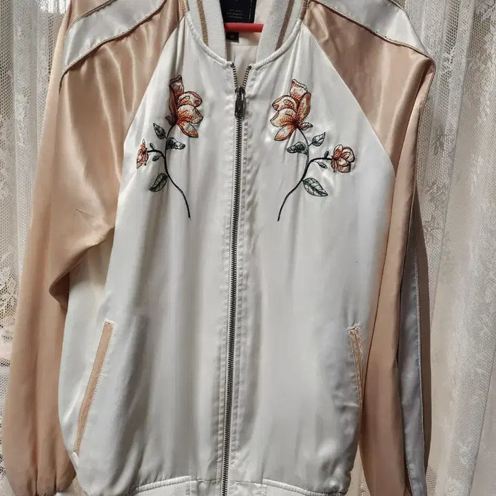 [BUNJANG] Guess Floral Embroidered Jacket / 게스잠바