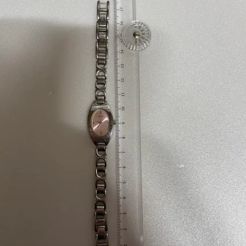 [SOLD OUT] GUESS 여성 메탈 시계 핑크 다이얼