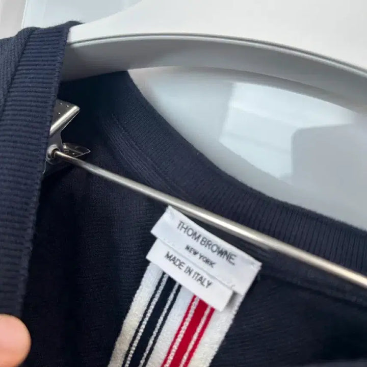 [BUNJANG] Thom Browne Navy Tri-Stripe Short Sleeve T-Shirt / 실착적은 톰브라운 네이비 백삼선 반팔 티셔츠 5