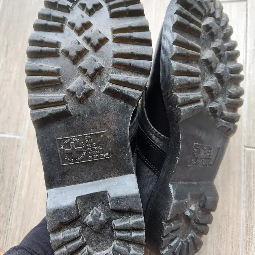 [BUNJANG] Dr. Martens 1461 Logic Shoes (260) / 닥터마틴 1461 로직 (260)