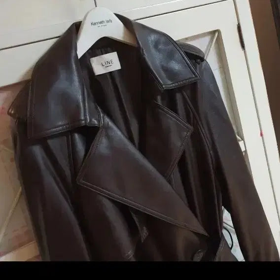 [BUNJANG] Line Eco Leather Trench Coat / Line 에코레더 트렌치코트/55-정66