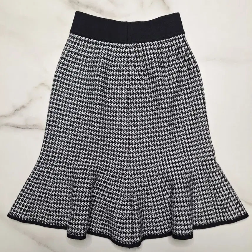 [BUNJANG] SATIN Check Button Detail Skirt / 사틴SATIN 체크버튼장식 밴딩치마