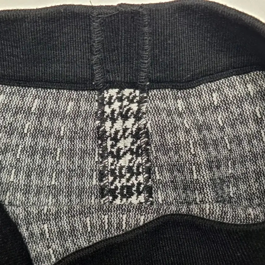 [BUNJANG] SATIN Check Button Detail Skirt / 사틴SATIN 체크버튼장식 밴딩치마