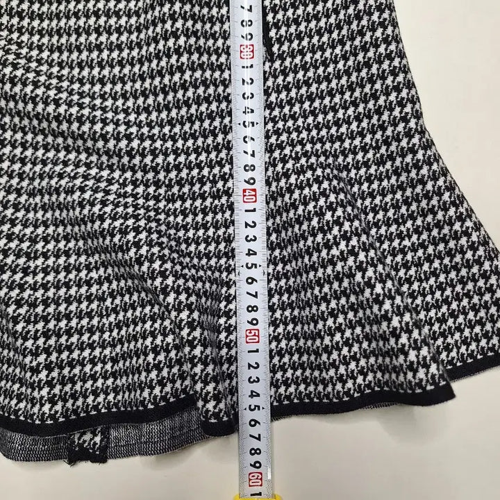 [BUNJANG] SATIN Check Button Detail Skirt / 사틴SATIN 체크버튼장식 밴딩치마