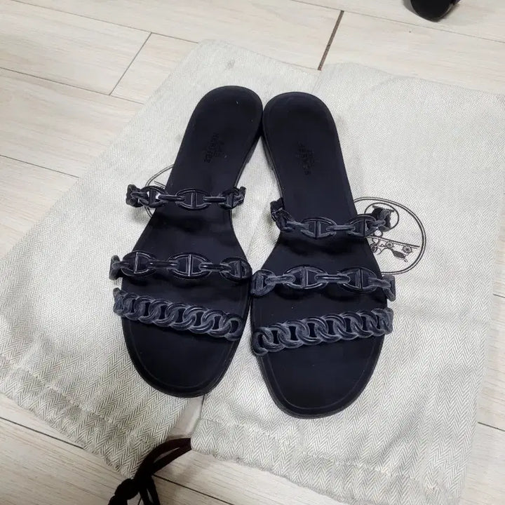 [BUNJANG] Hermès Rivage Rubber Slippers - Black / 에르메스 슬리퍼 리바쥬 39사이즈(보통 250) 블랙