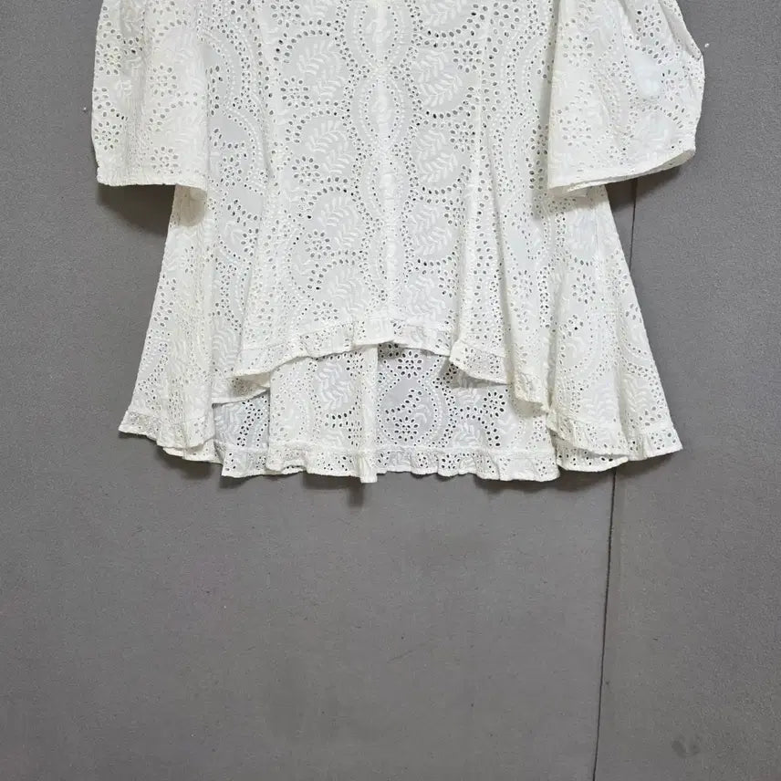 [BUNJANG] V-Neck Cotton Blouse (Size F) / 브이넥 면수넘이쁜 블라우스 F   n3123