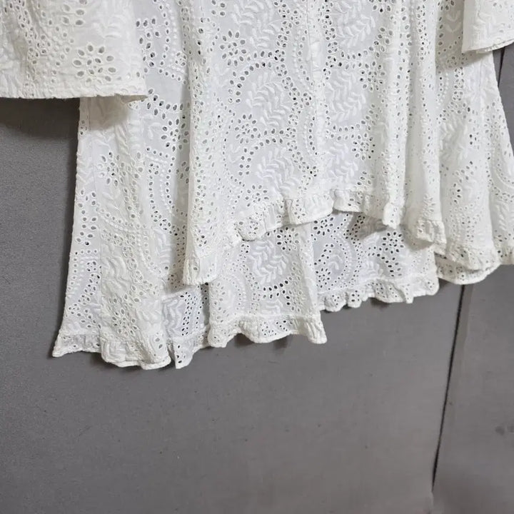 [BUNJANG] V-Neck Cotton Blouse (Size F) / 브이넥 면수넘이쁜 블라우스 F   n3123