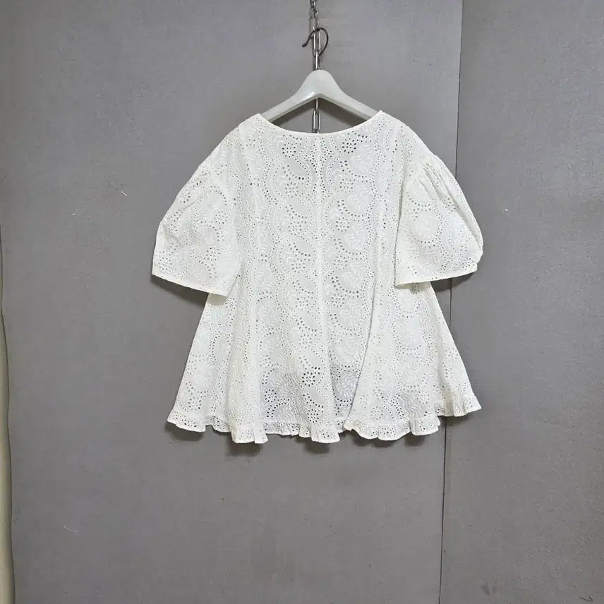 [BUNJANG] V-Neck Cotton Blouse (Size F) / 브이넥 면수넘이쁜 블라우스 F   n3123