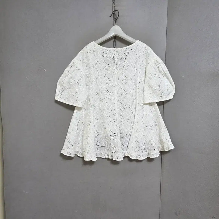 [BUNJANG] V-Neck Cotton Blouse (Size F) / 브이넥 면수넘이쁜 블라우스 F   n3123