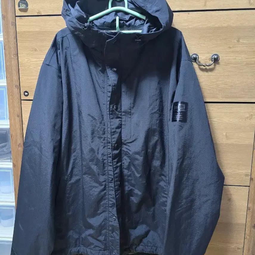 [SOLD OUT] 뉴에라 JAPAN 블랙라벨 (XL) 필드 후드 바람막이