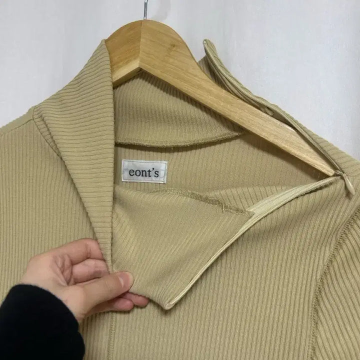 [BUNJANG] Eonts Zip-Up Turtleneck Top Mustard / Eonts 집업 터틀넥 탑 머스타드