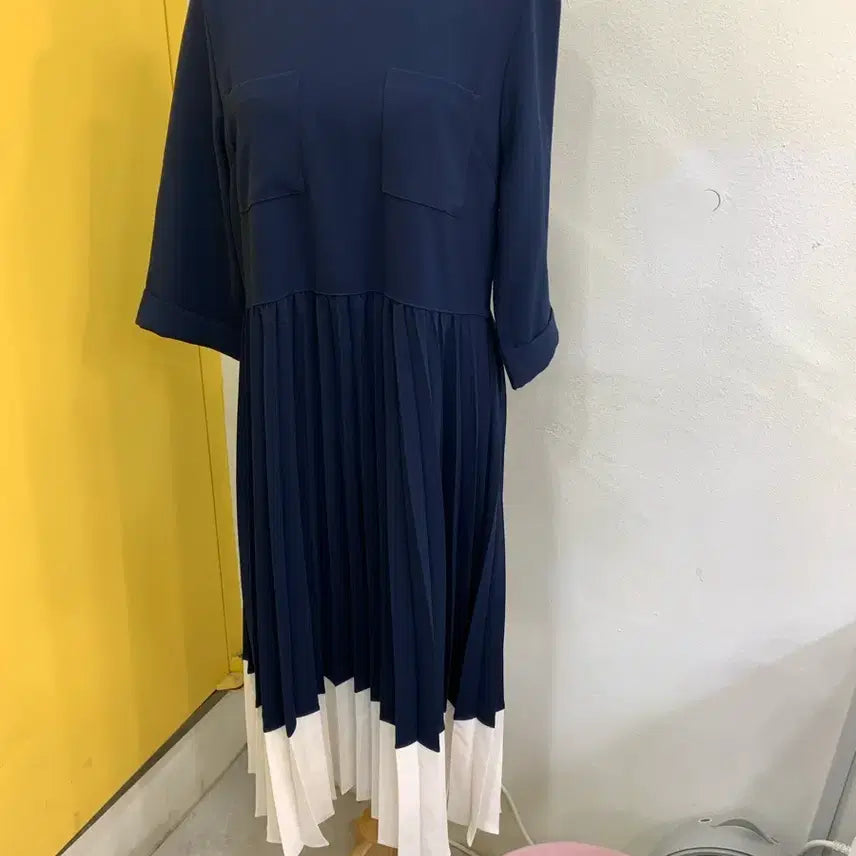 [BUNJANG] Navy Pleated Color Block Long Dress / 네이비 플리츠 배색 롱 원피스