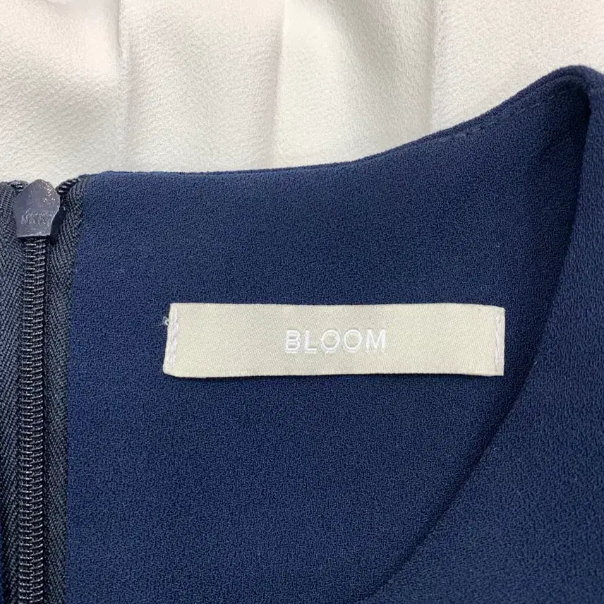 [BUNJANG] Navy Pleated Color Block Long Dress / 네이비 플리츠 배색 롱 원피스