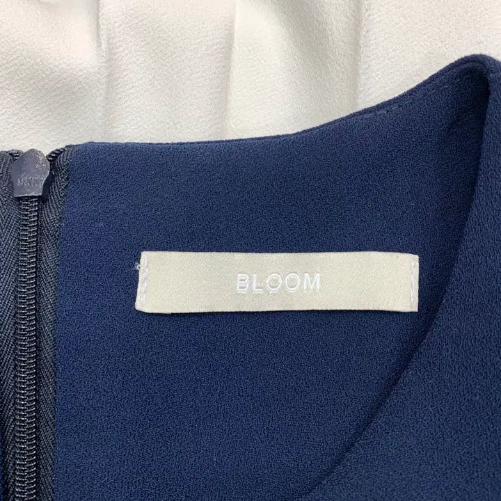 [BUNJANG] Navy Pleated Color Block Long Dress / 네이비 플리츠 배색 롱 원피스