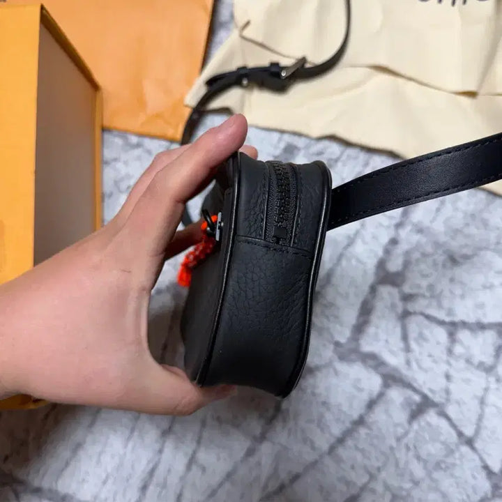 [BUNJANG] Louis Vuitton Virgil Abloh Belt Bag / 루이비통 버질아블로 범백 벨트백
