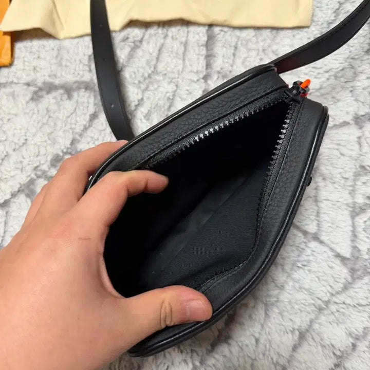 [BUNJANG] Louis Vuitton Virgil Abloh Belt Bag / 루이비통 버질아블로 범백 벨트백